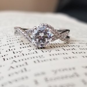 💎Silver Plated Cubic Zirconia Ring💎